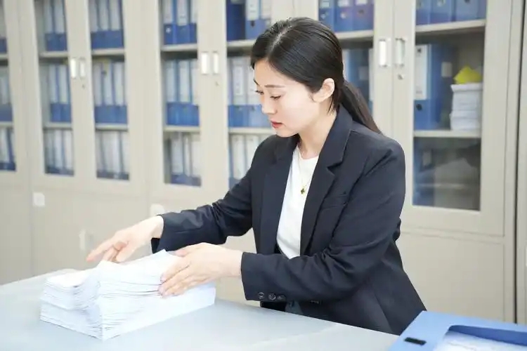 档案堆成山,企业怎么办?——档案人力服务让专业的人做专业的事